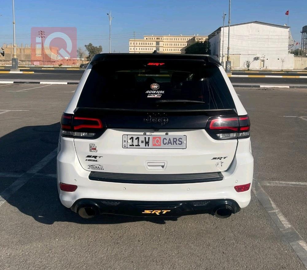 جیپ گراند شیرۆکی